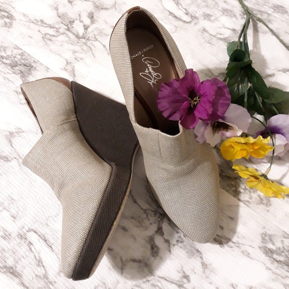 Donald J. Pliner Light Beige and Dark Brown Wedges